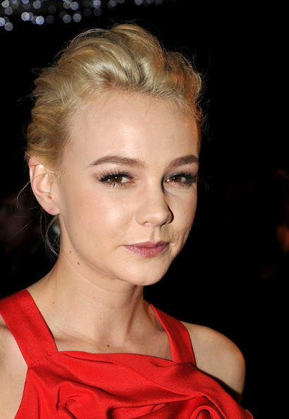 carey mulligan short haircut. Oh Carey, I feel you with the
